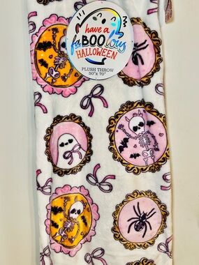Halloween Pink Cameo Picture Frames Plush Throw Blanket Ghost Spider Skeleton